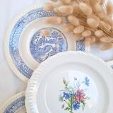 Assiettes creuses bleues vintage