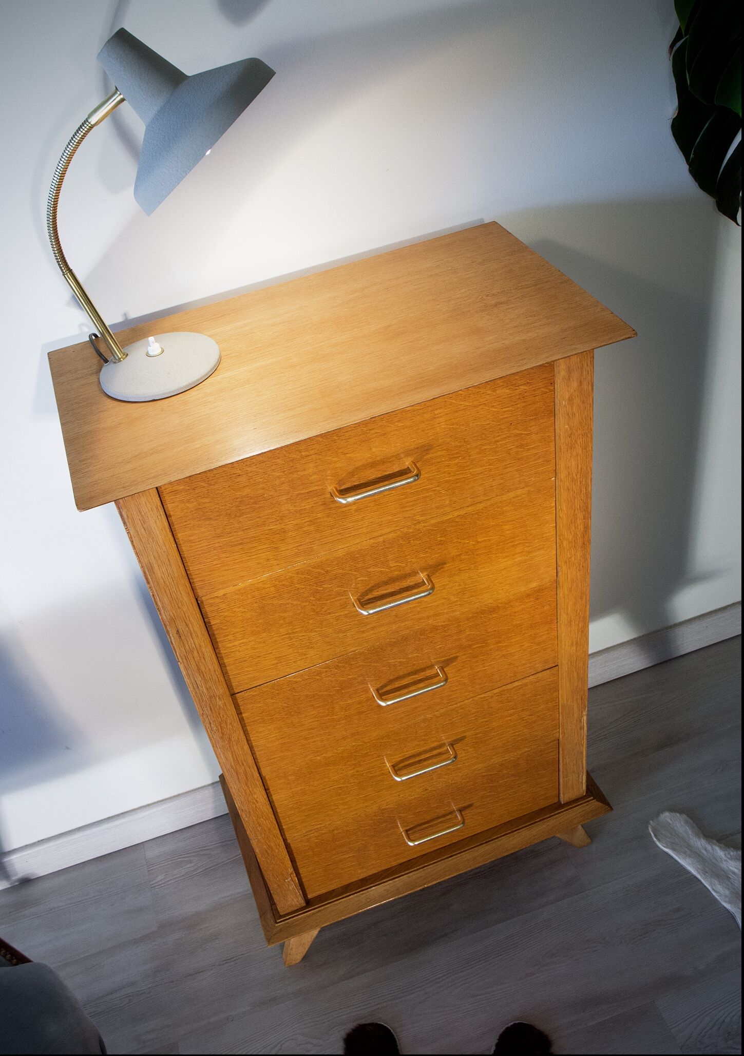 Pretty chest of drawers dressers foot compass gilded oak