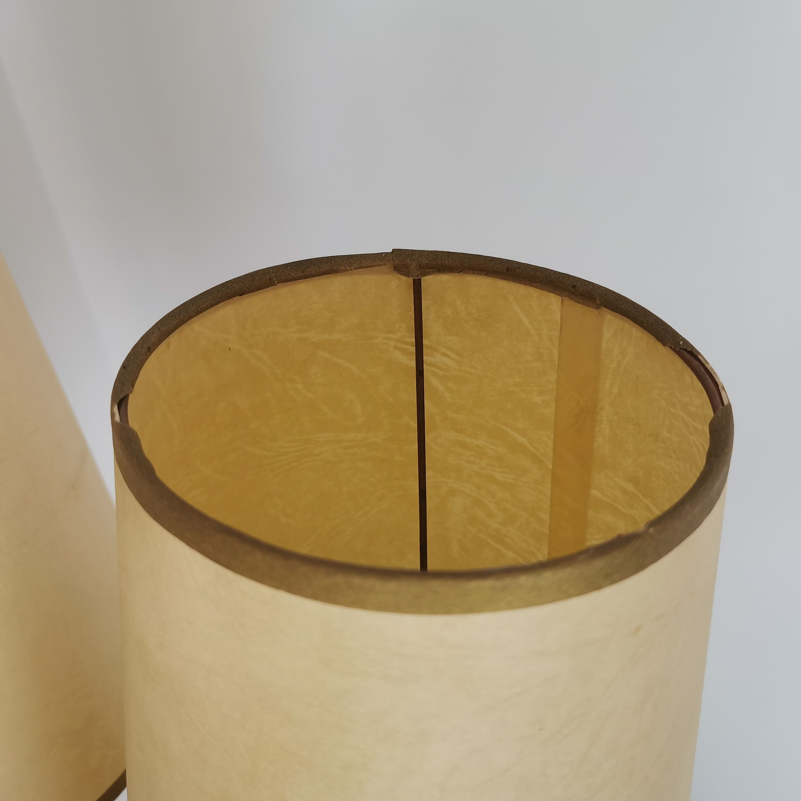 Lampadaire tripode avec tablette 60