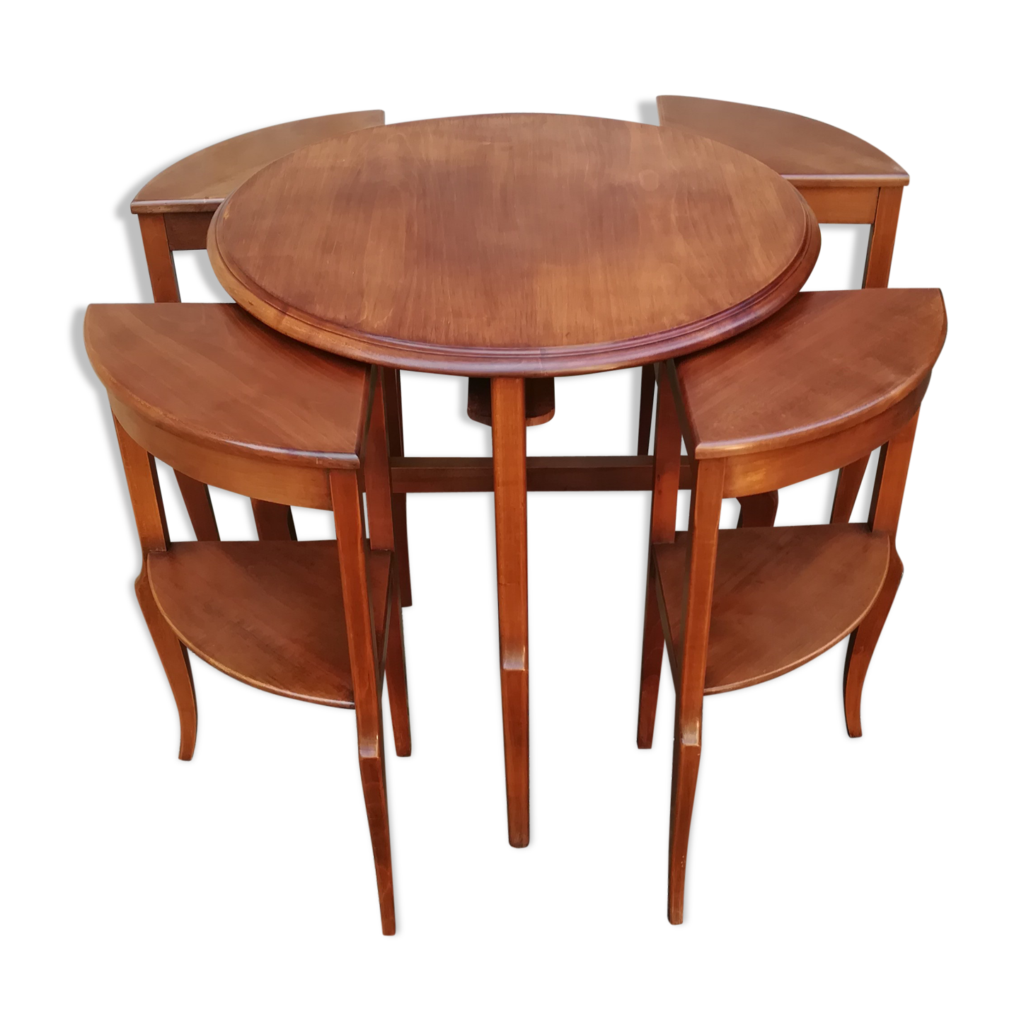 Round pull out tables