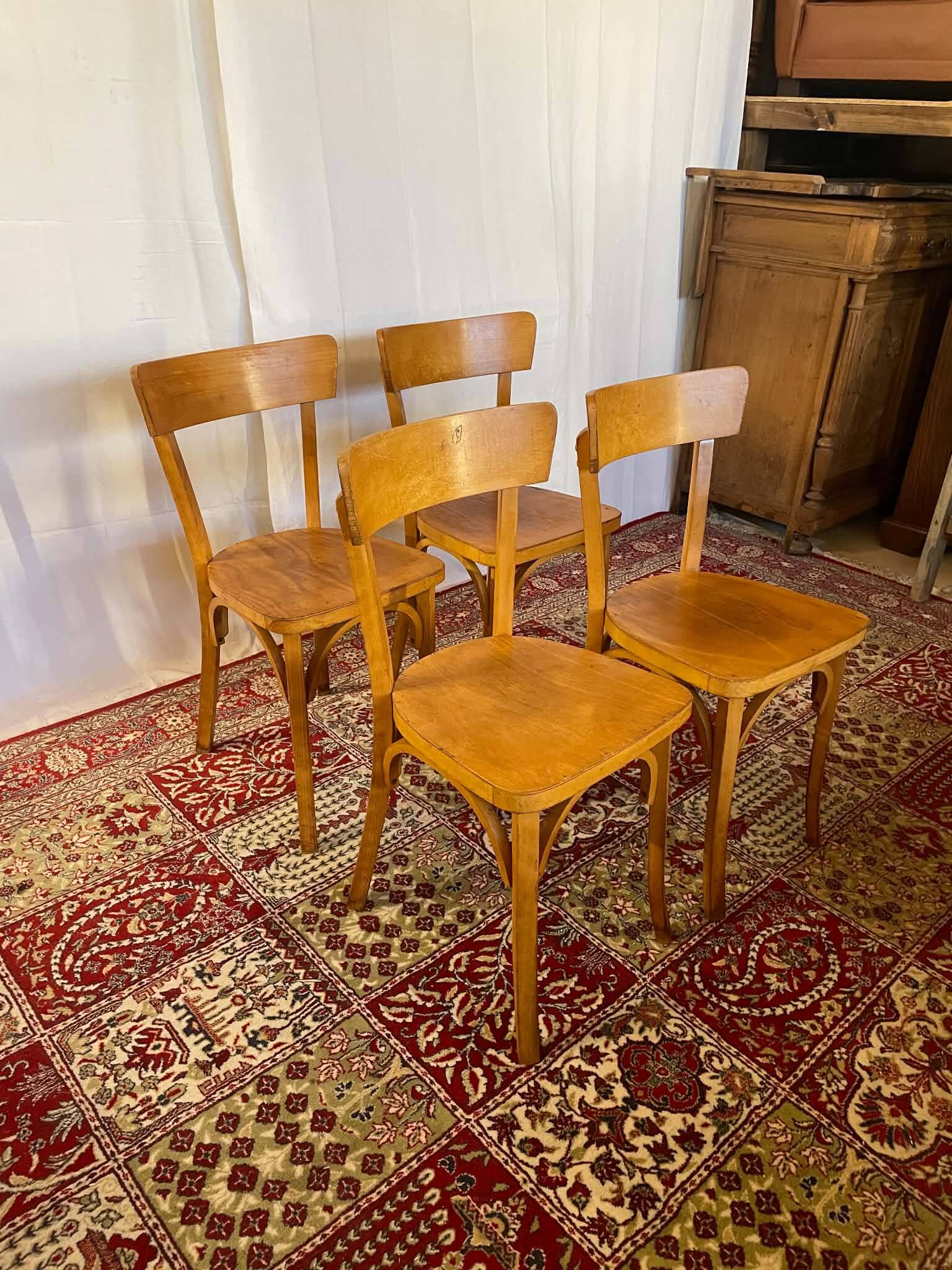 Set of 4 vintage wooden bistro chairs – Baumann style