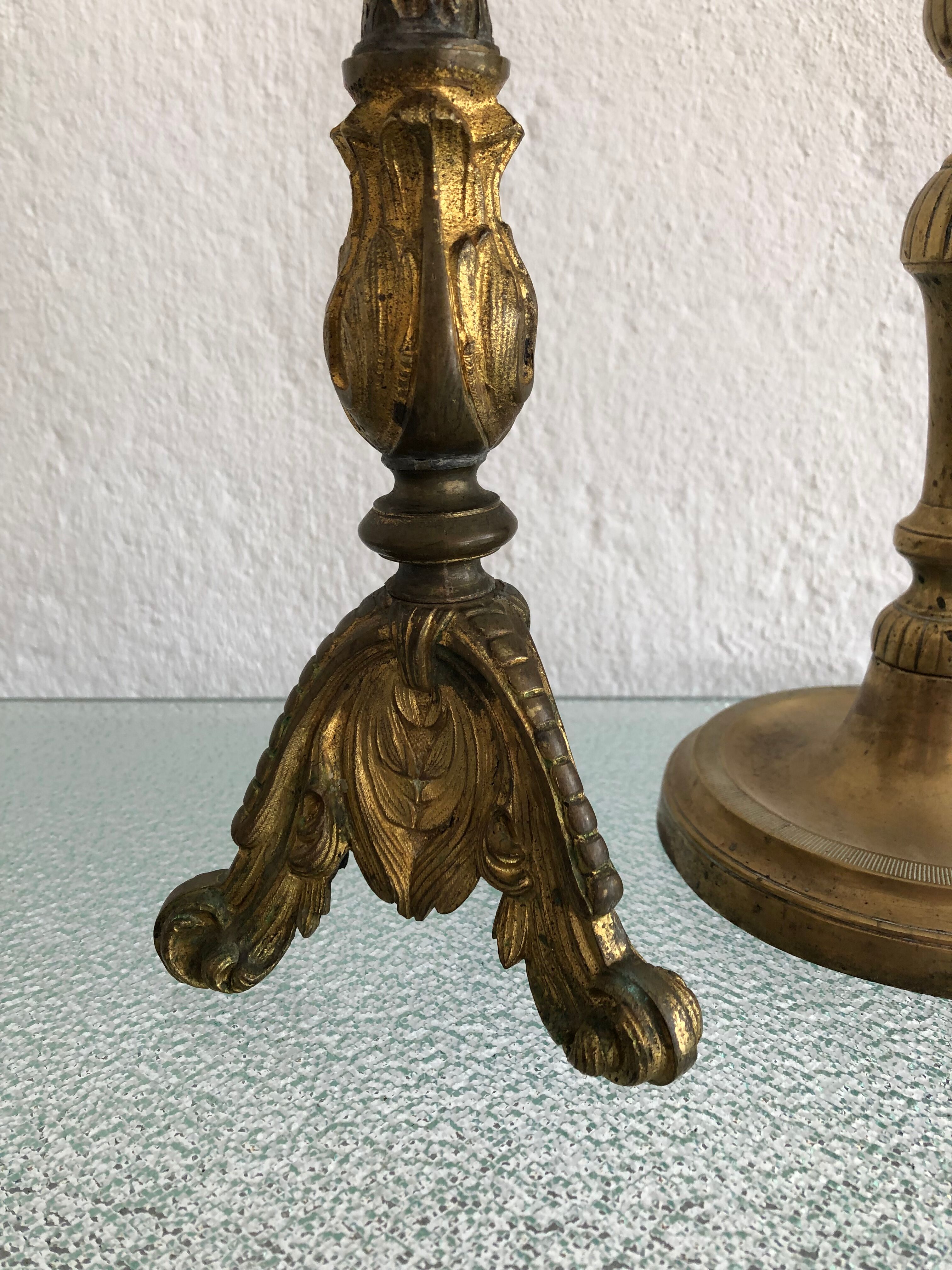 Duo de bougeoirs en bronze anciens