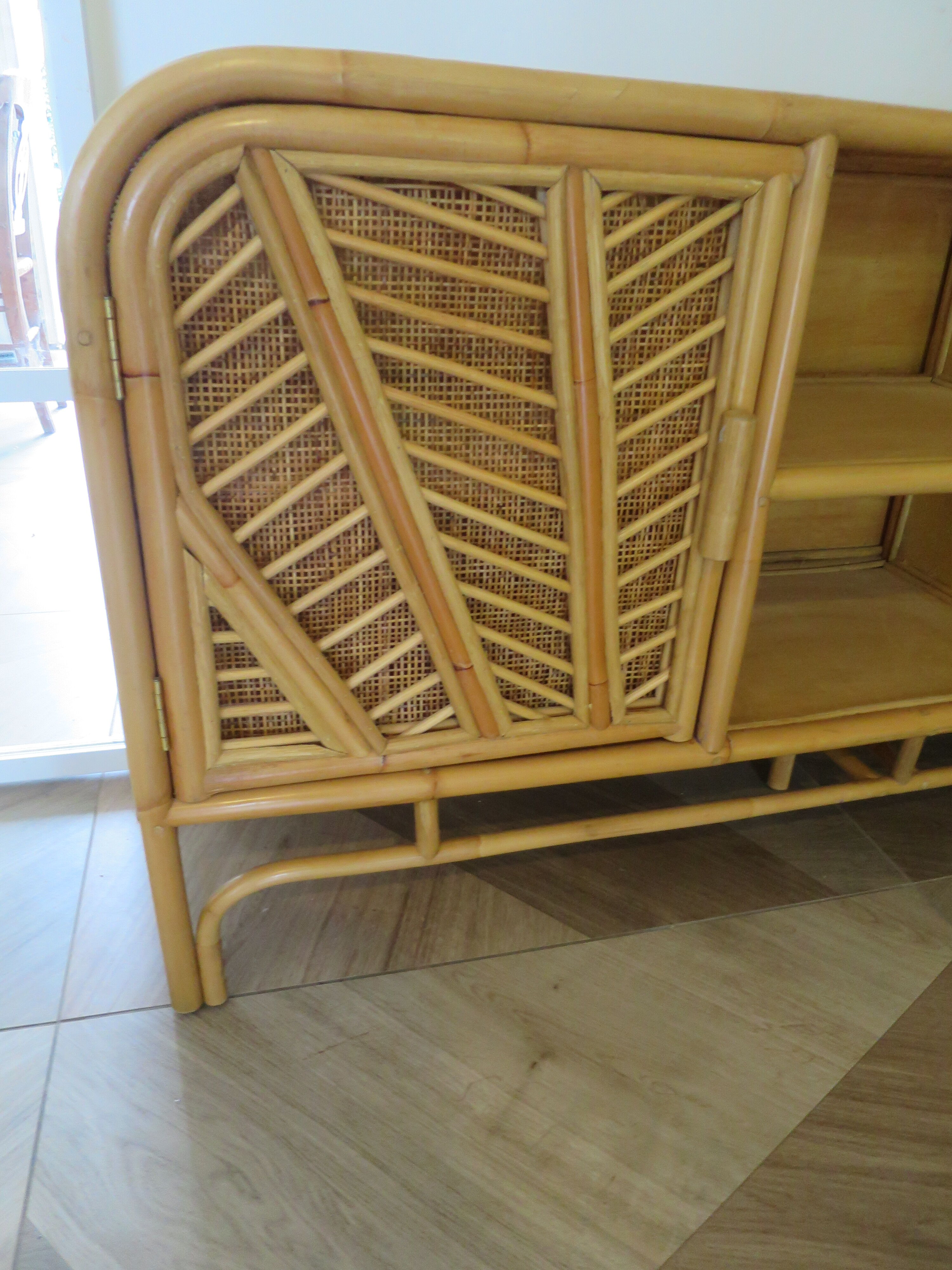 Buffet bas 2 portes -rotin tressé-bambou -cannage