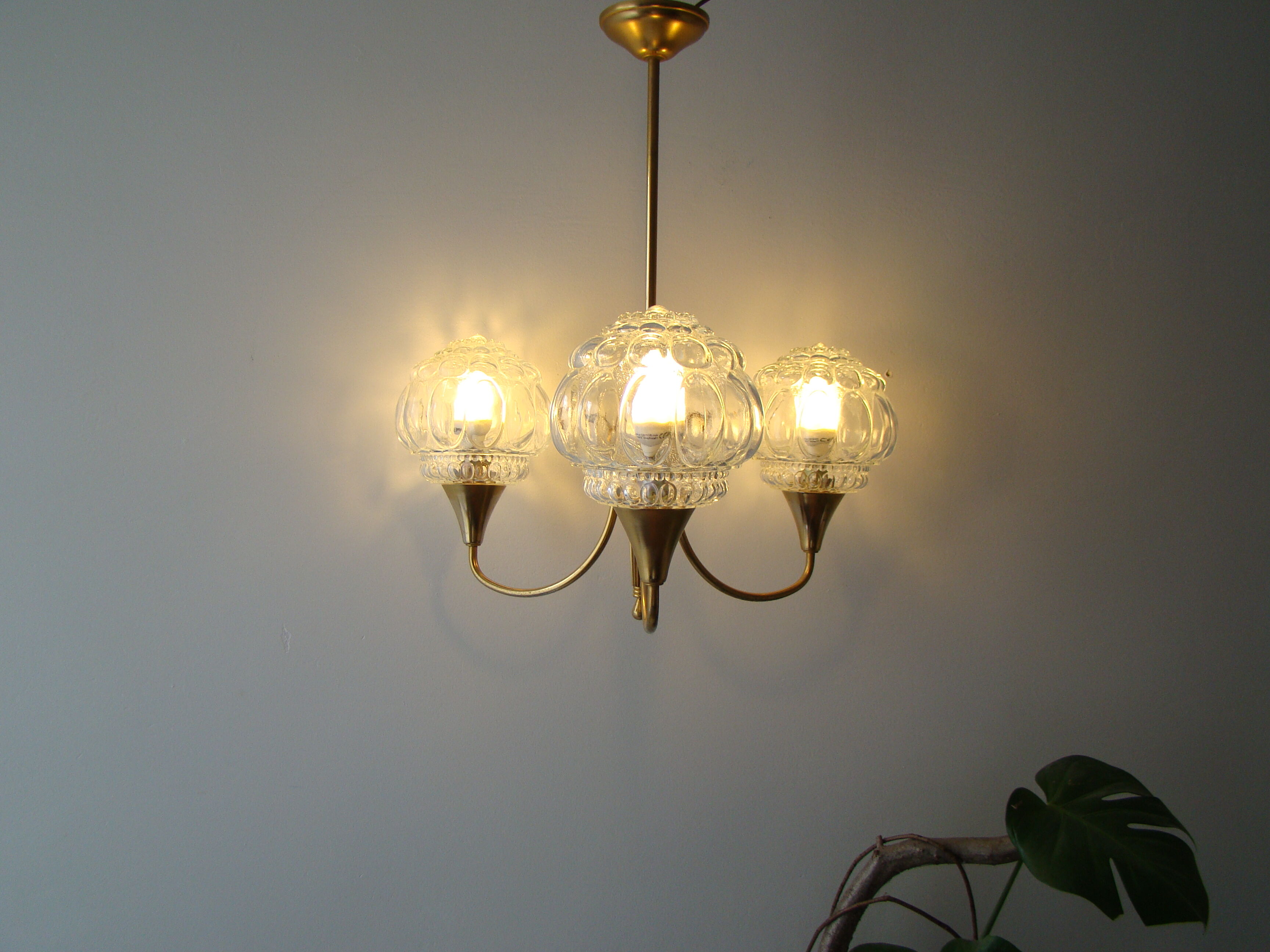 Lustre 3 branches vintage globes bullés