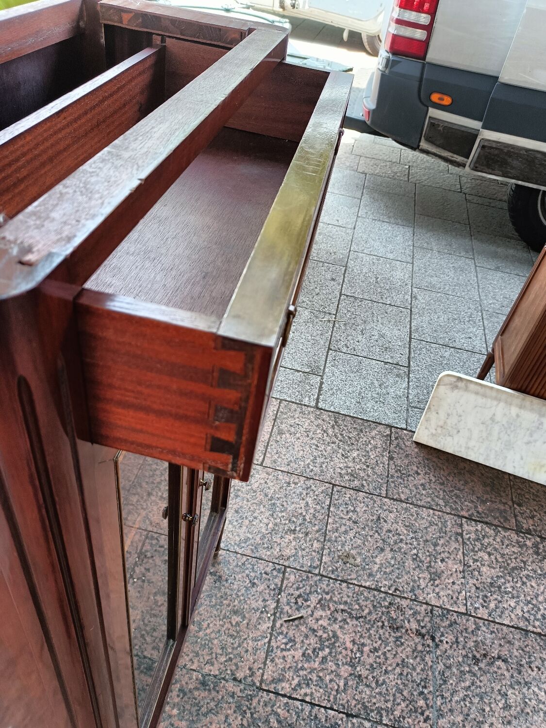 Bookcase forming showcase styleLouis XVI marble top