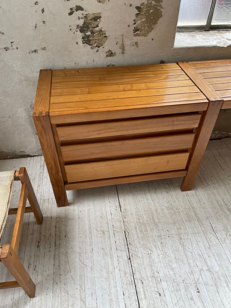 Regain dresser office row