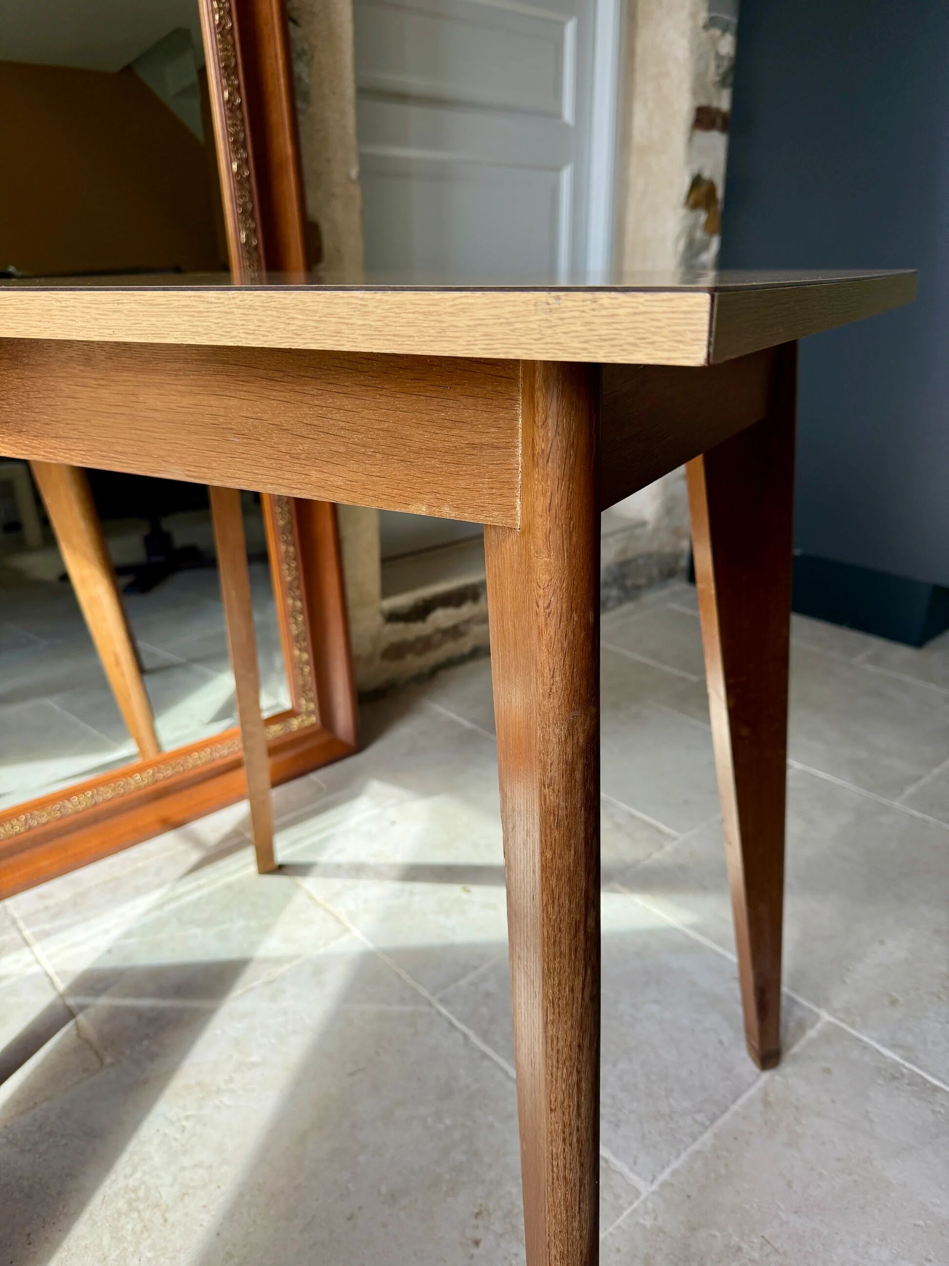 Side table in formica - tapered legs