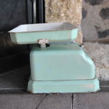 Household scale in water green metal Perca 50s