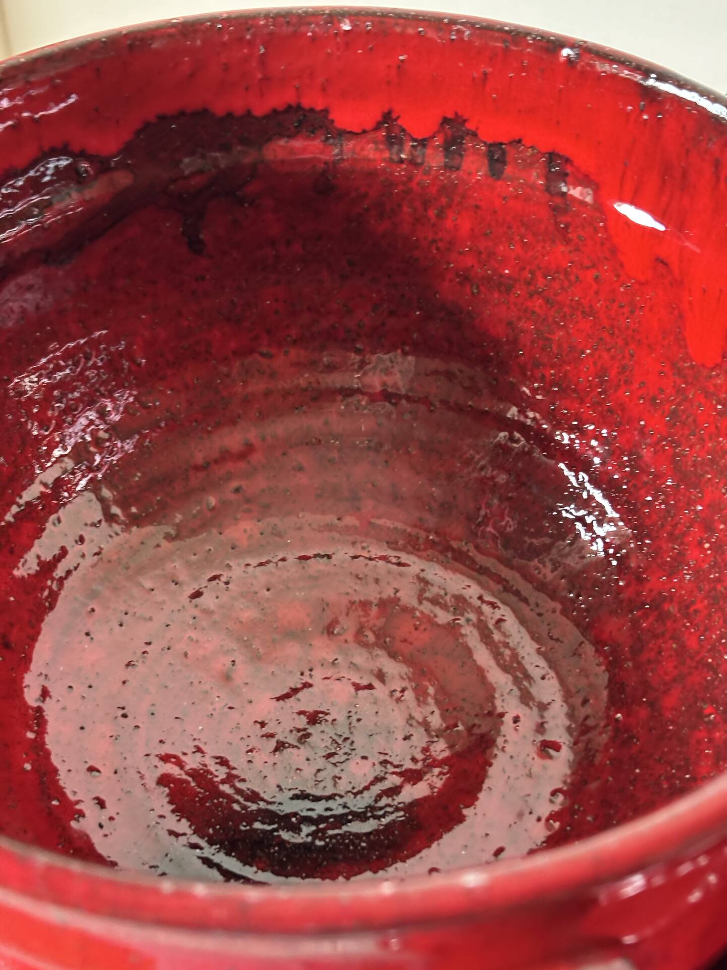 Enamelled covered pot