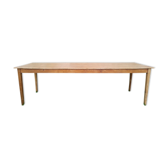 Farm table