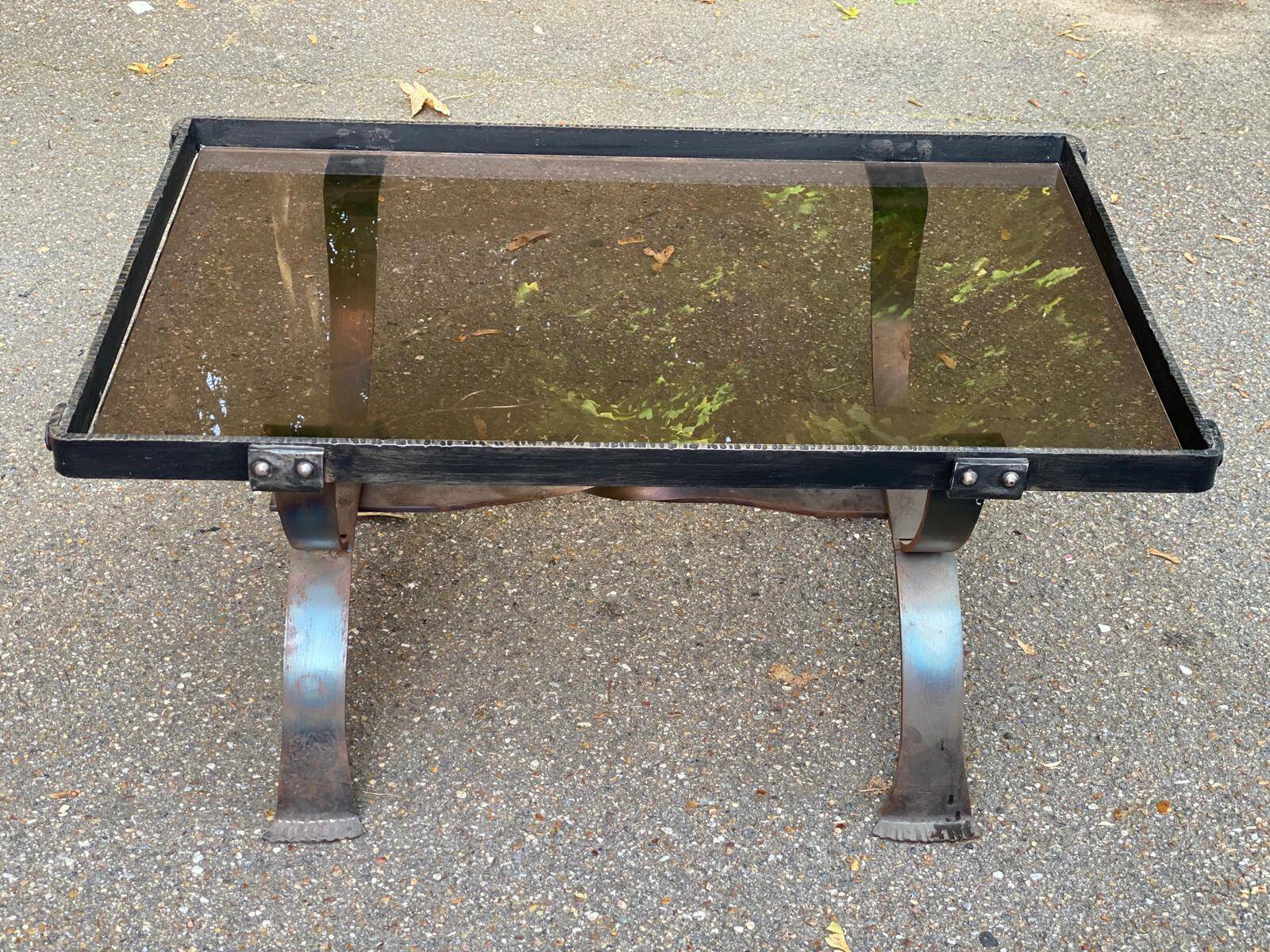 Table basse vintage en fer forgé et verre