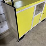 Yellow vintage kitchen furniture in Formica