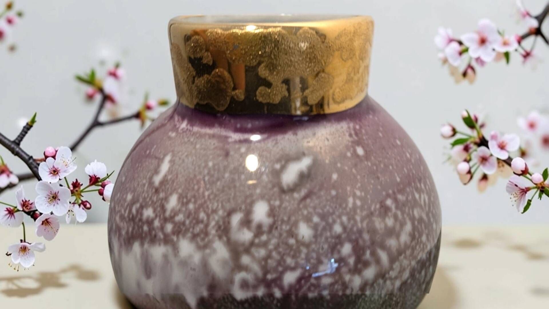 Small vase in Limoges porcelain – speckled purple decoration – Painted by Ma