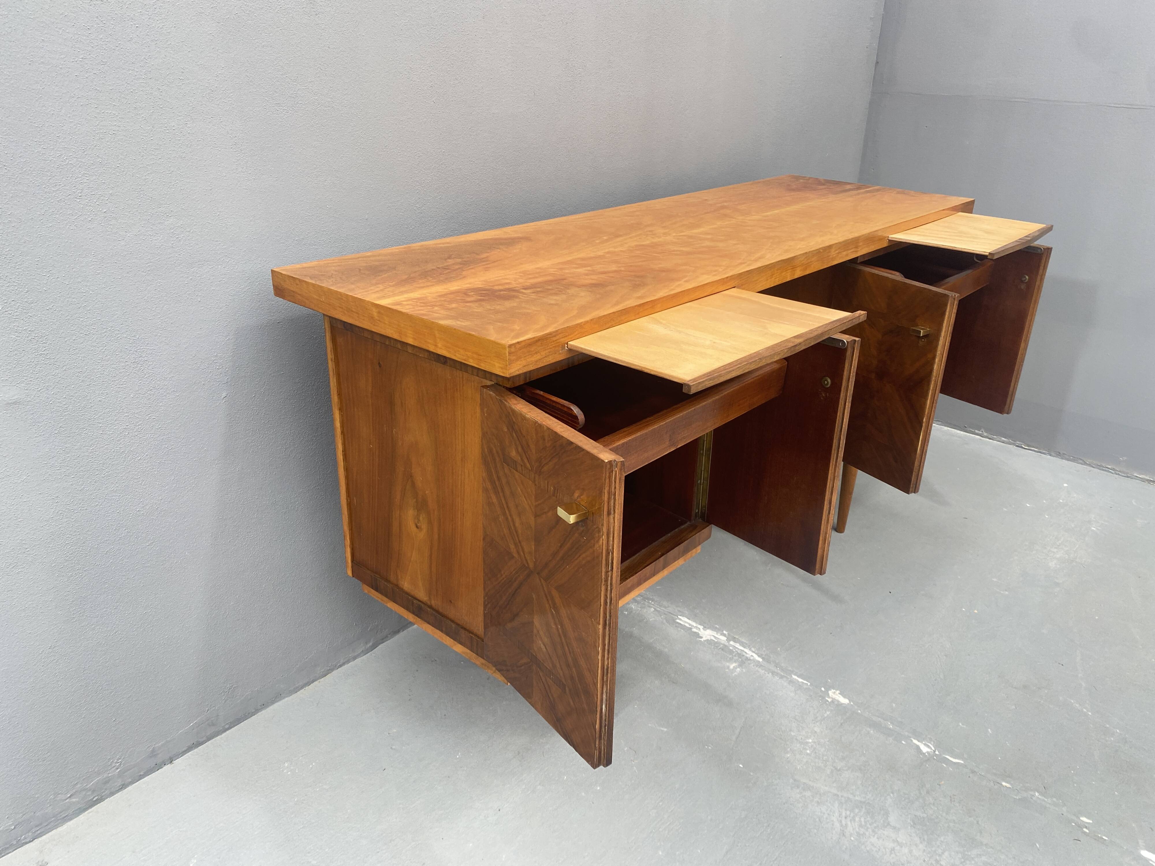 Bureau en noyer du milieu du siècle, années 1970, Tchécoslovaquie