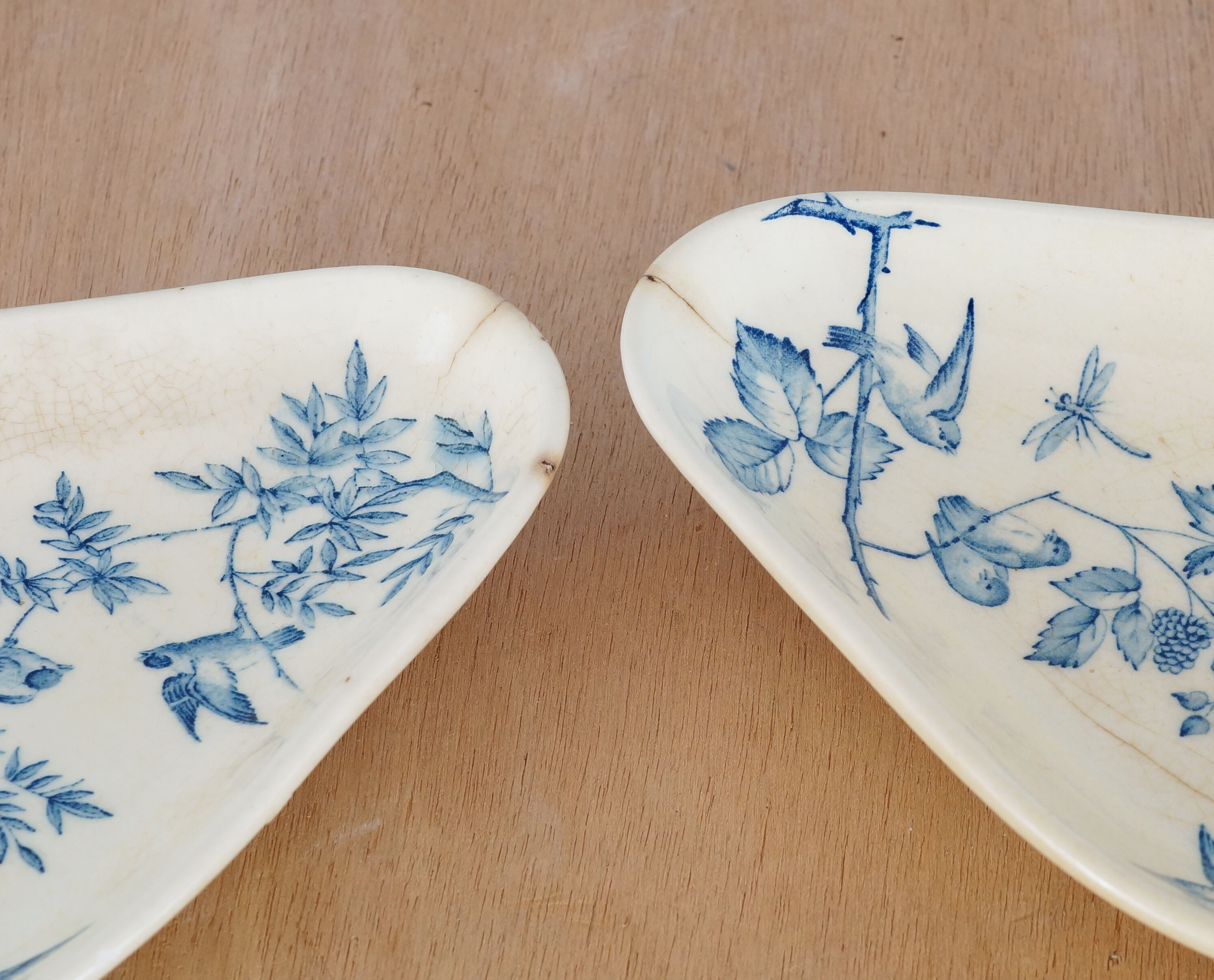 Set of two raviers or old iron soap dish