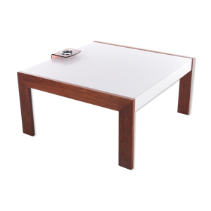 Table basse vintage avec cendrier