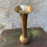 Vase en laiton gravé vintage