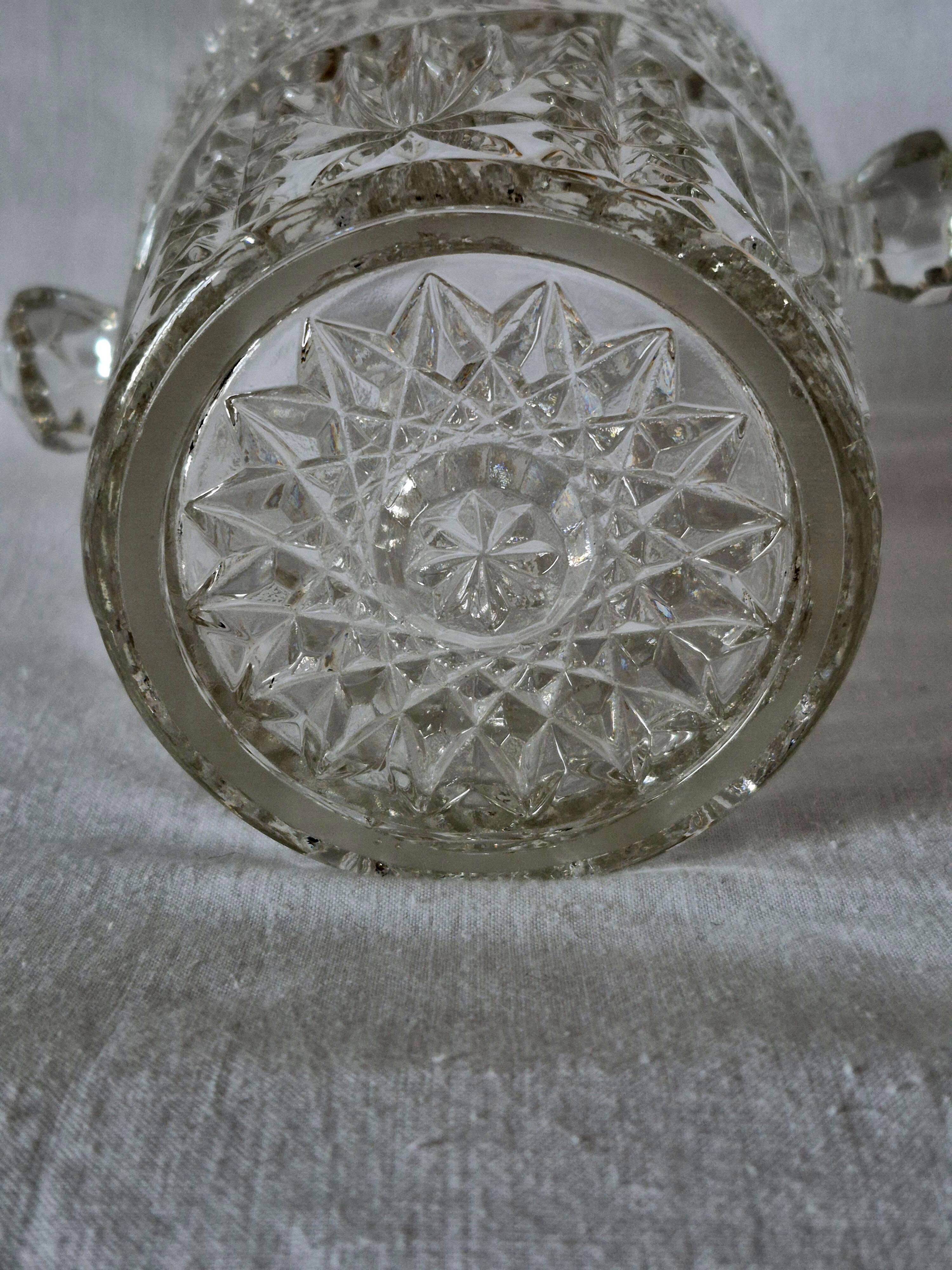 Seau à glace en verre moulé et taillé, A322