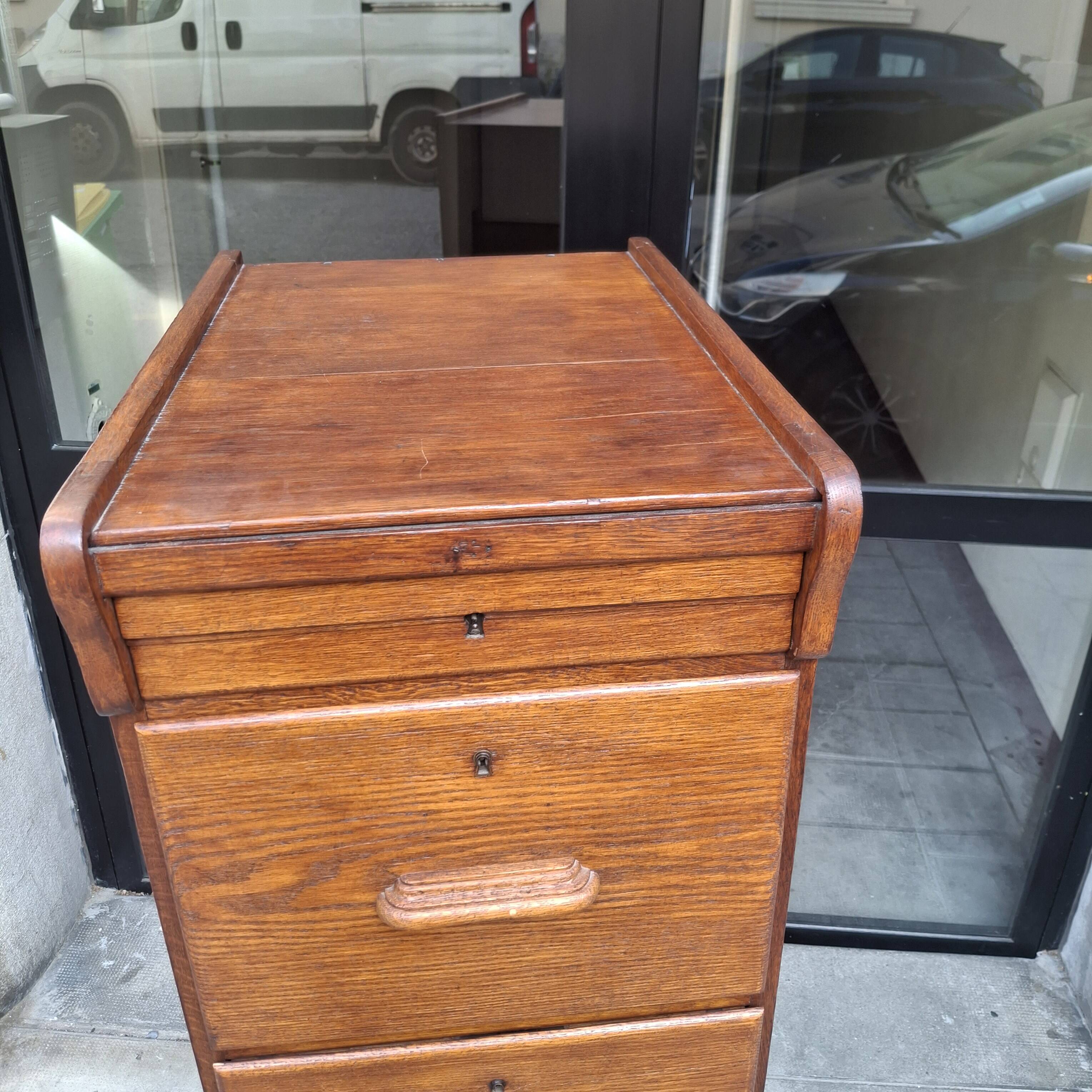 Old notary's furniture. Trade furniture in oak.