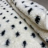 White wool carpet with black dots 206x295cm