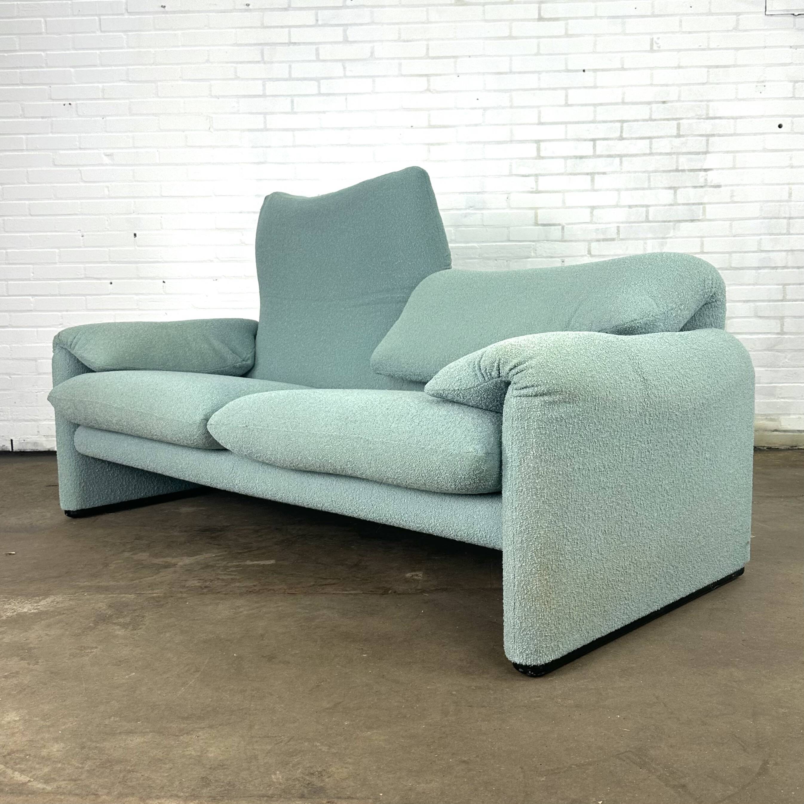 Canapé Cassina Maralunga turquoise / vert conçu par Vico Magistretti
