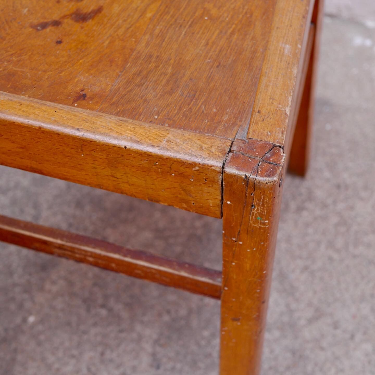 Série de 4 chaises bistrot en bois