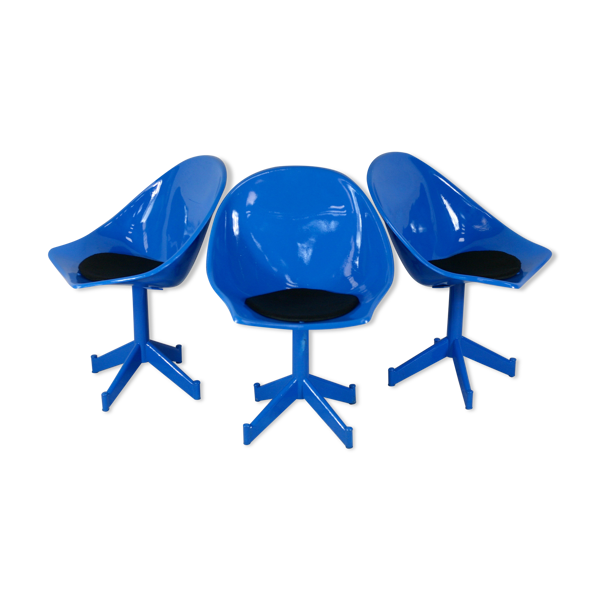 Set de 3 chaises ''space Age'' résine et acier France circa 1970.