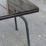 Table basse années 50 en opaline noire