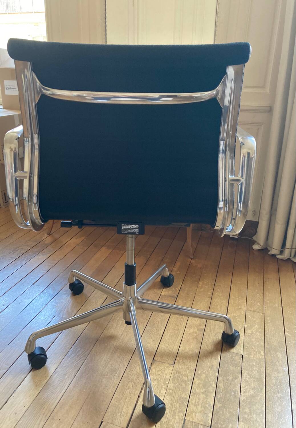 Charles Eames Vitra office armchair black fabric polished aluminum excellent condition