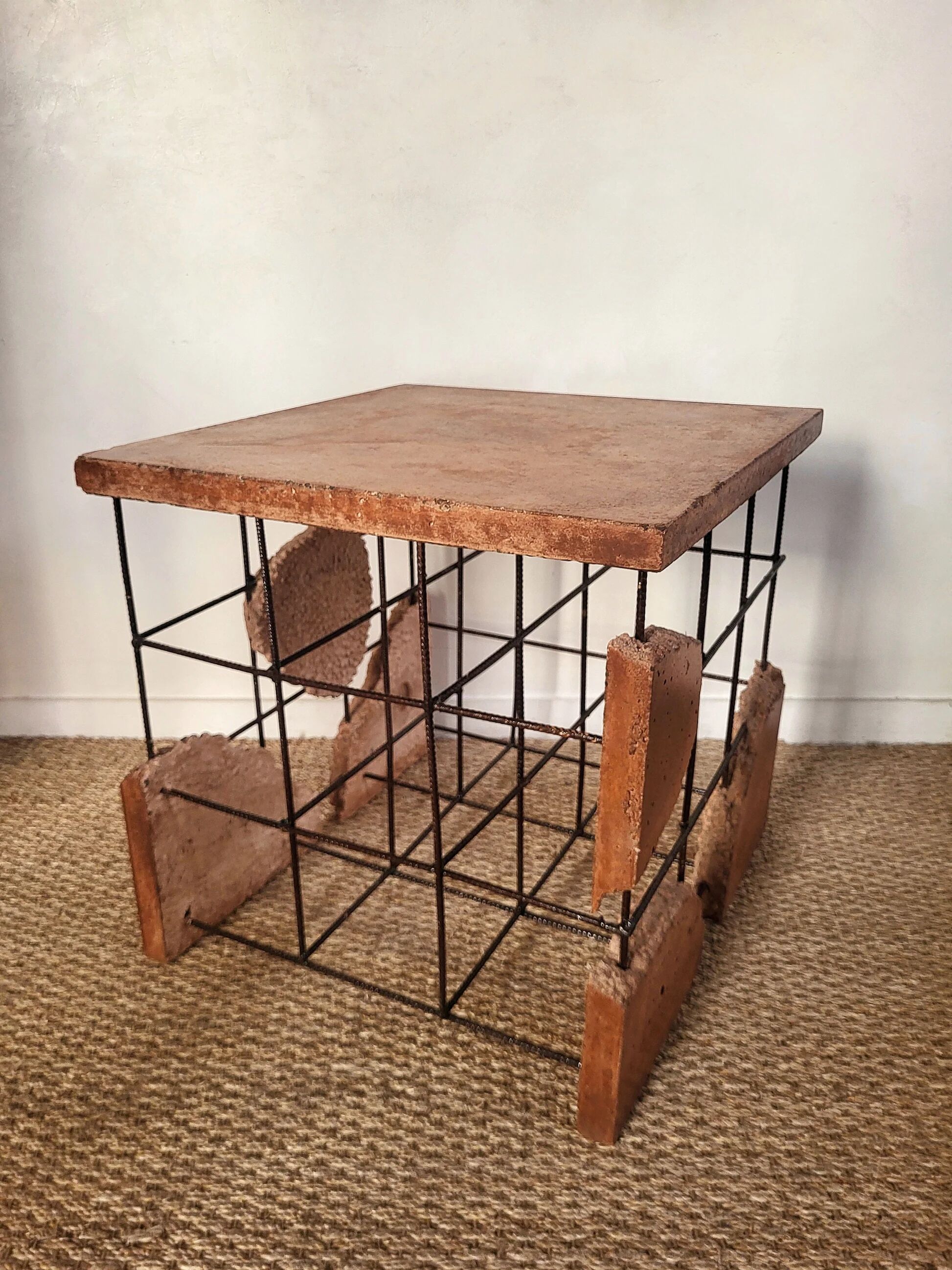 Table d'appoint de Darius Bagavicius