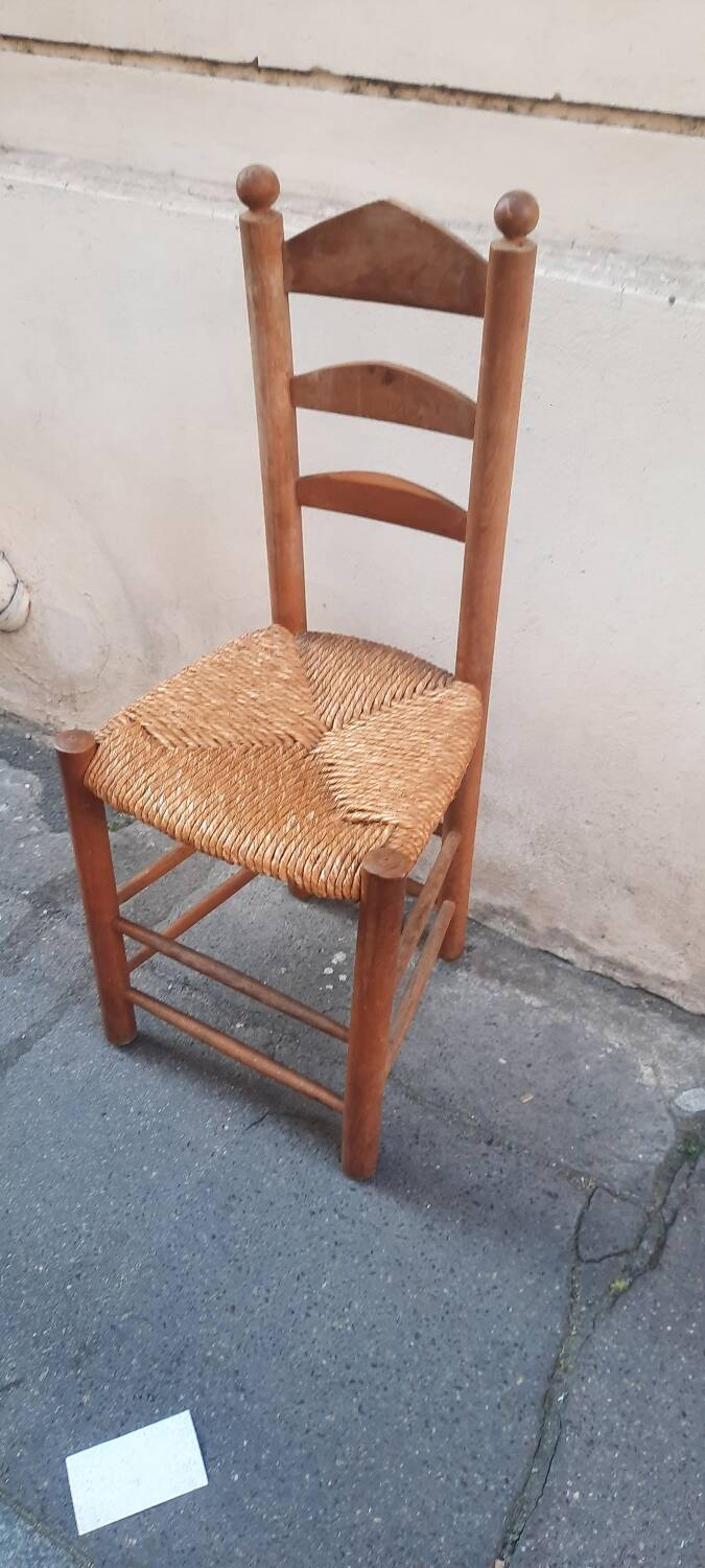Straw chair