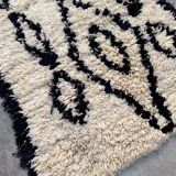 Azilal white and black Moroccan rug - 167 x 72 cm