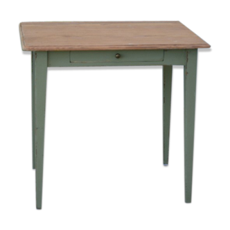 Children's desk