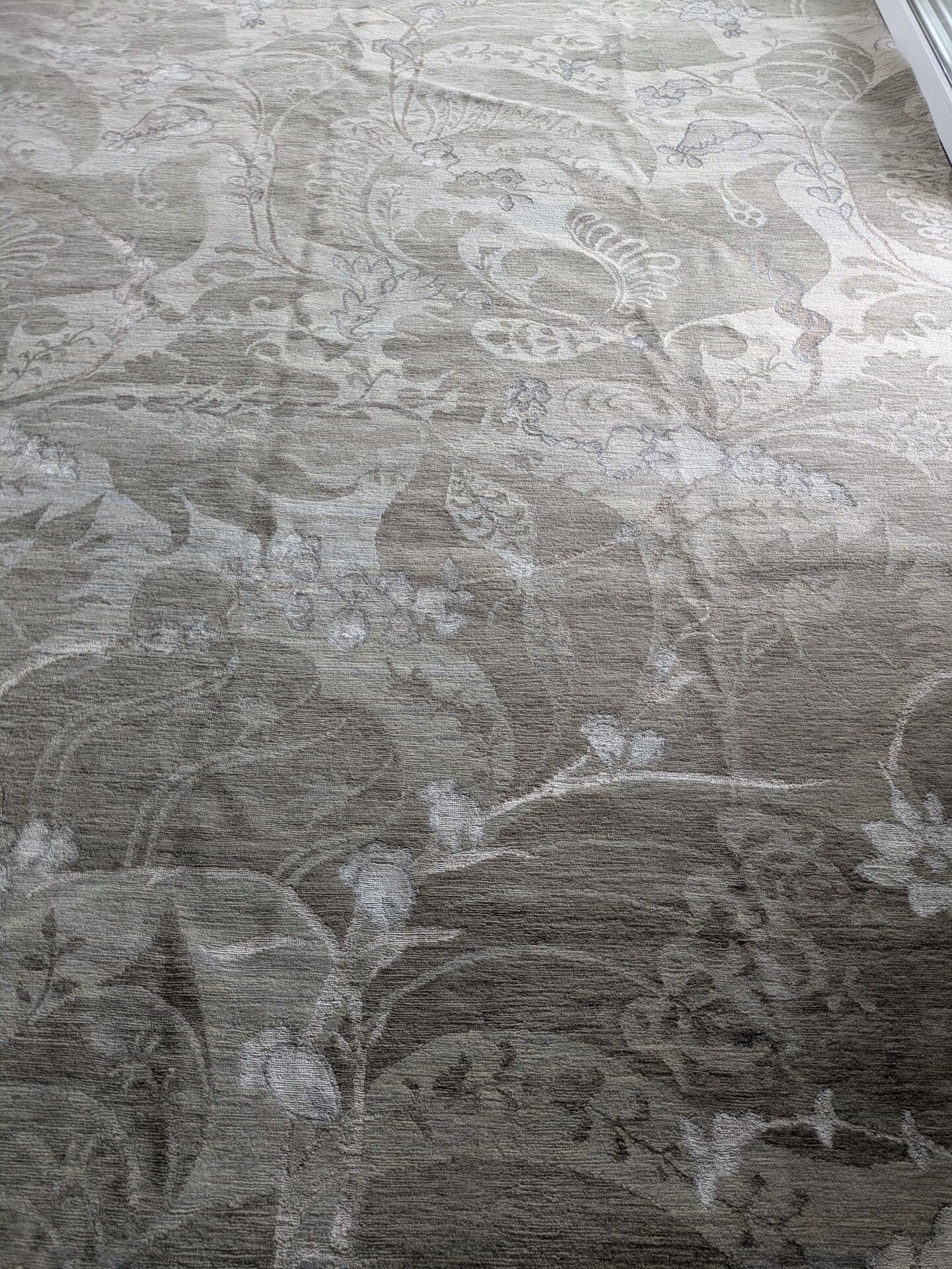 Nepalese carpet in wool and silk