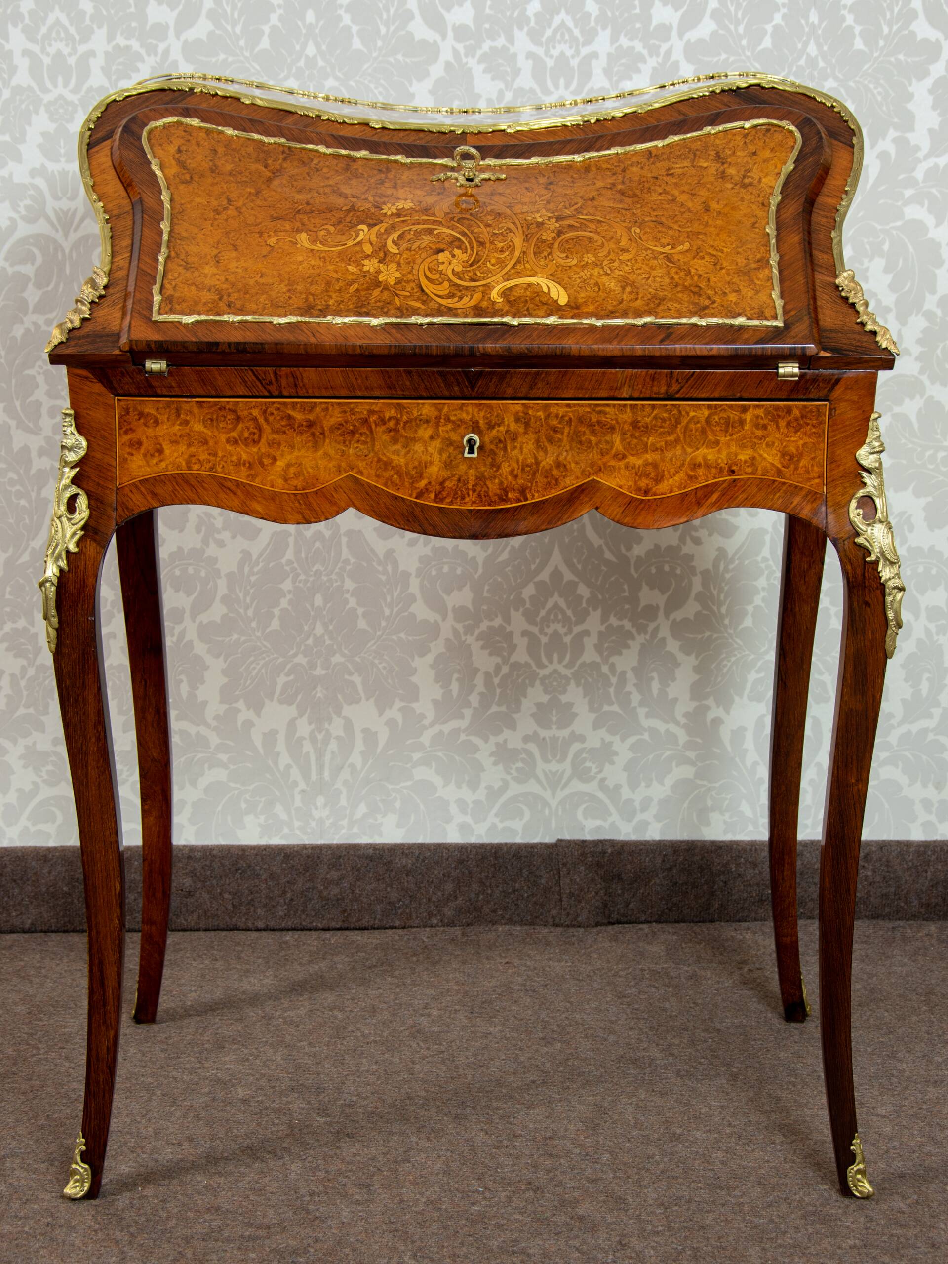 Secretary Bonheur du Jour Louis XV in rosewood and walnut 1870-1900