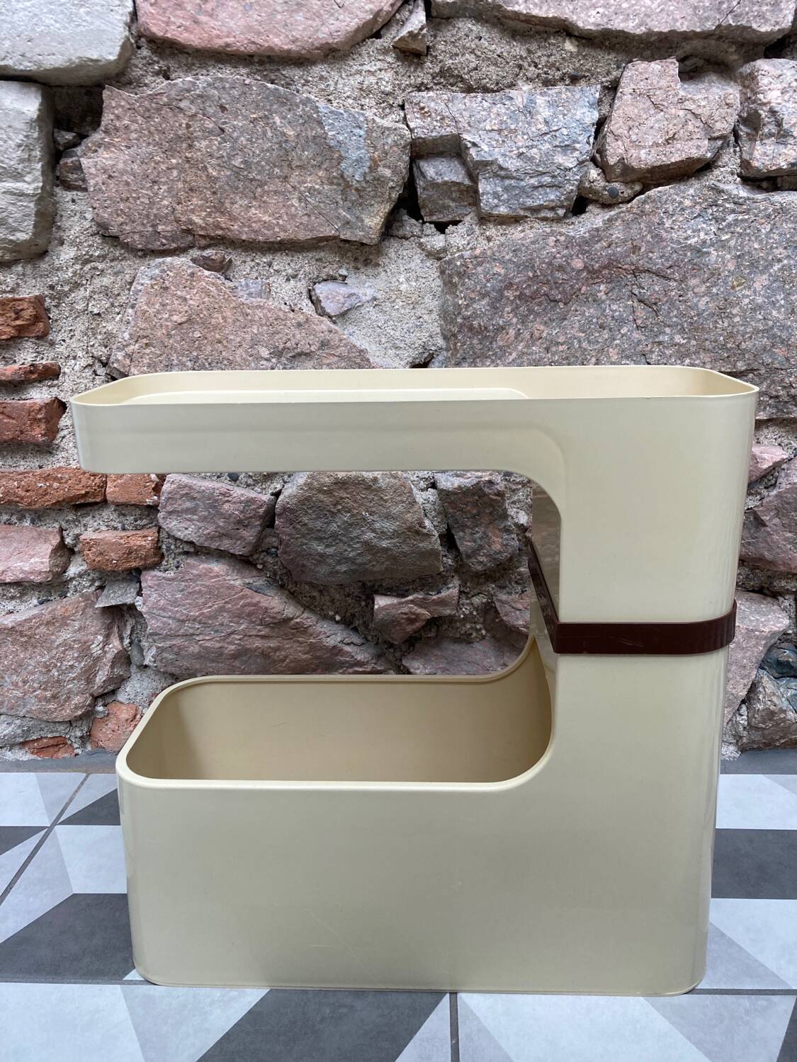 side table / mini bar