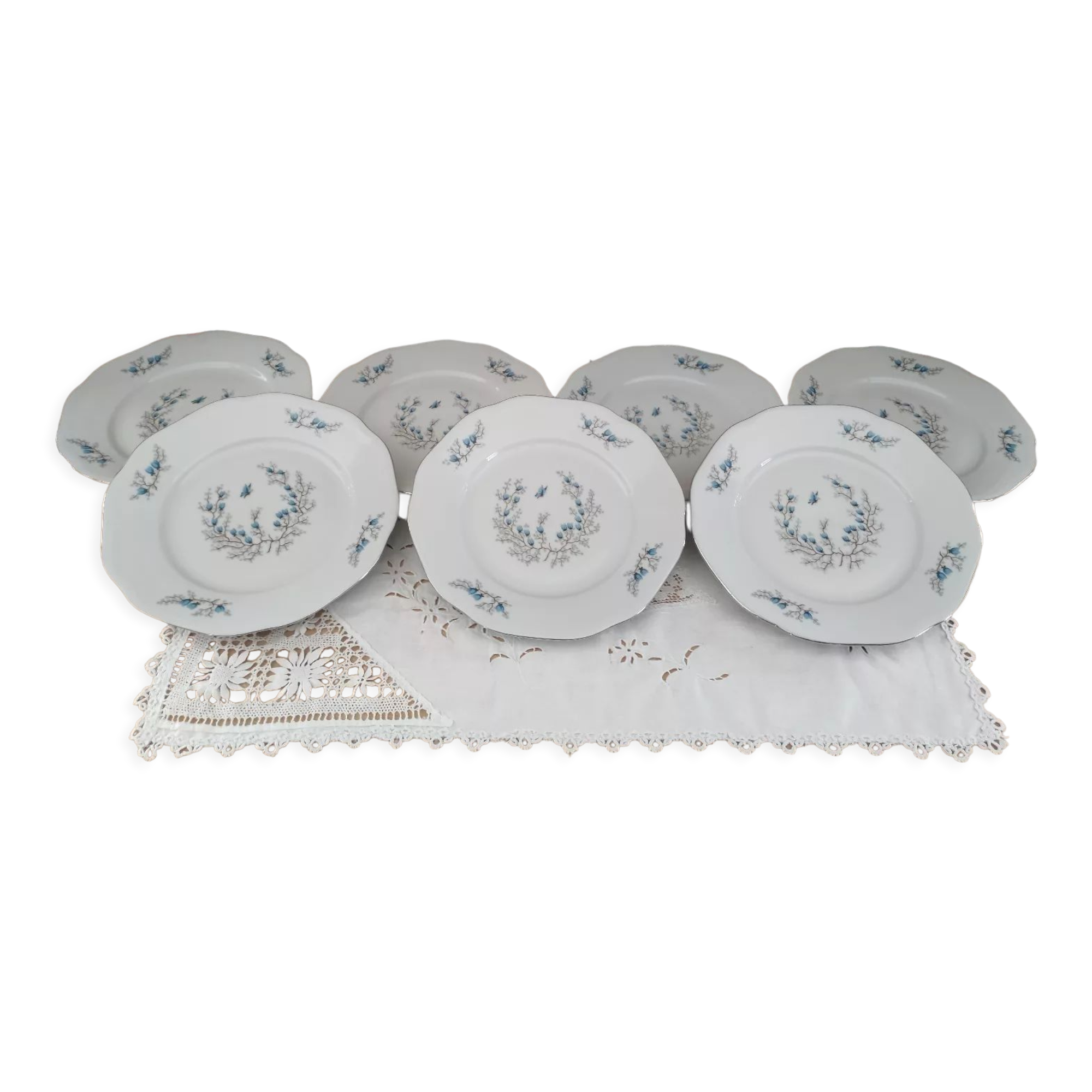 Lot de 7 assiettes plates en porcelaine Czecoslovakia modèle Bohemia