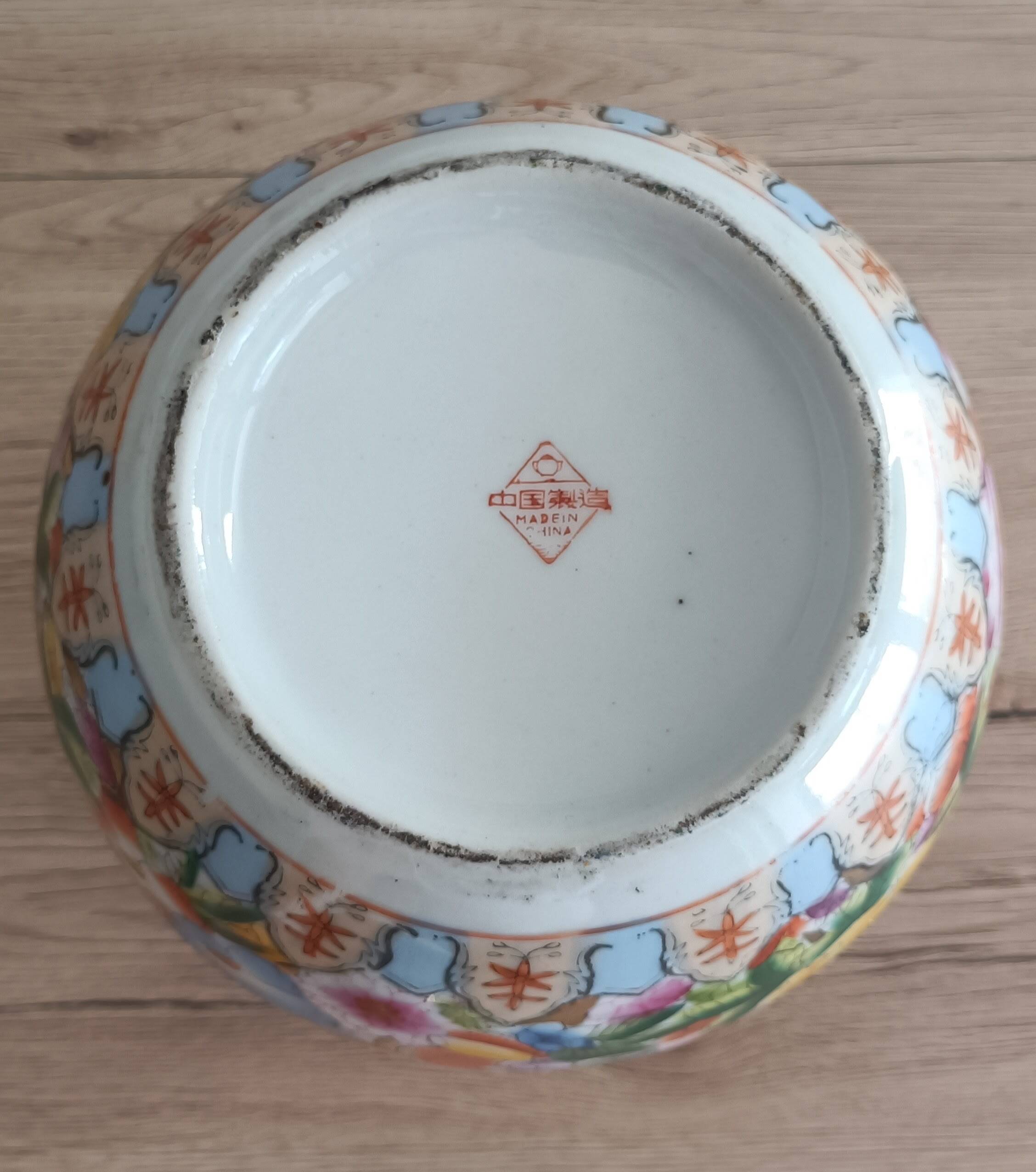 Large Chinese ginger jar with multi-colored porcelain lid