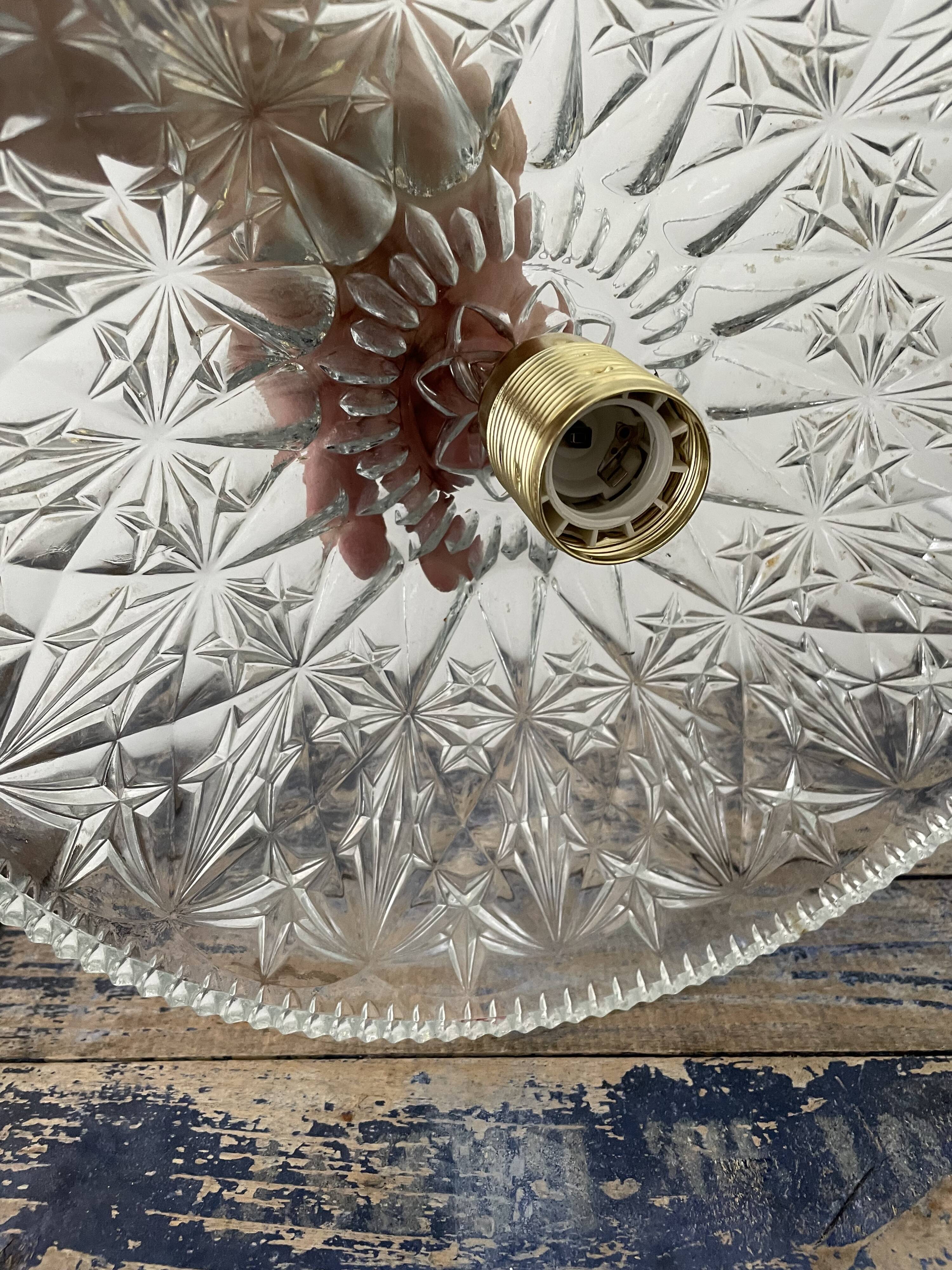 Vintage suspension in chiseled glass