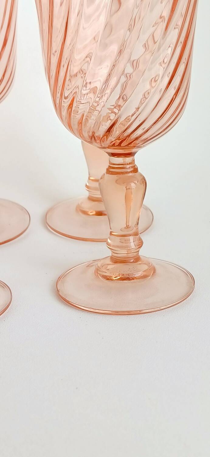 Pink rosé wine glasses