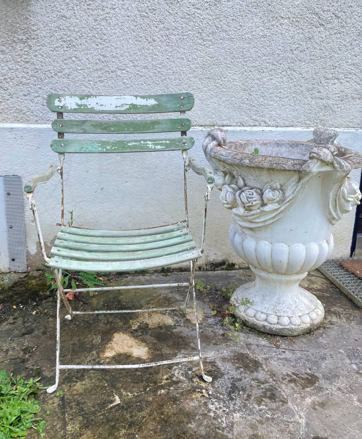 Large 19th century foldable garden armchair in wrought iron and wood