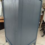 Corner cabinet