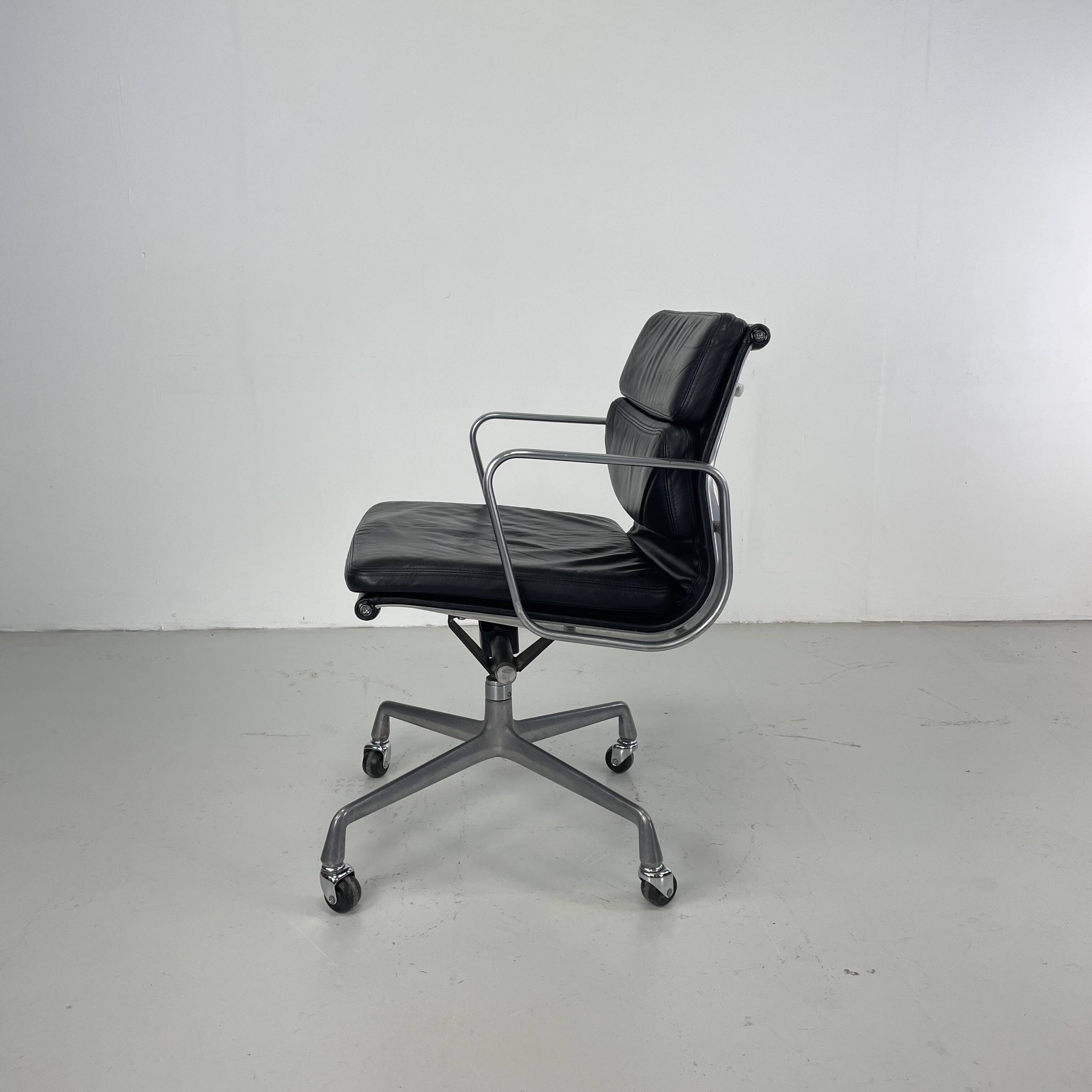 Eames Herman Miller cuir noir Soft Pad Group