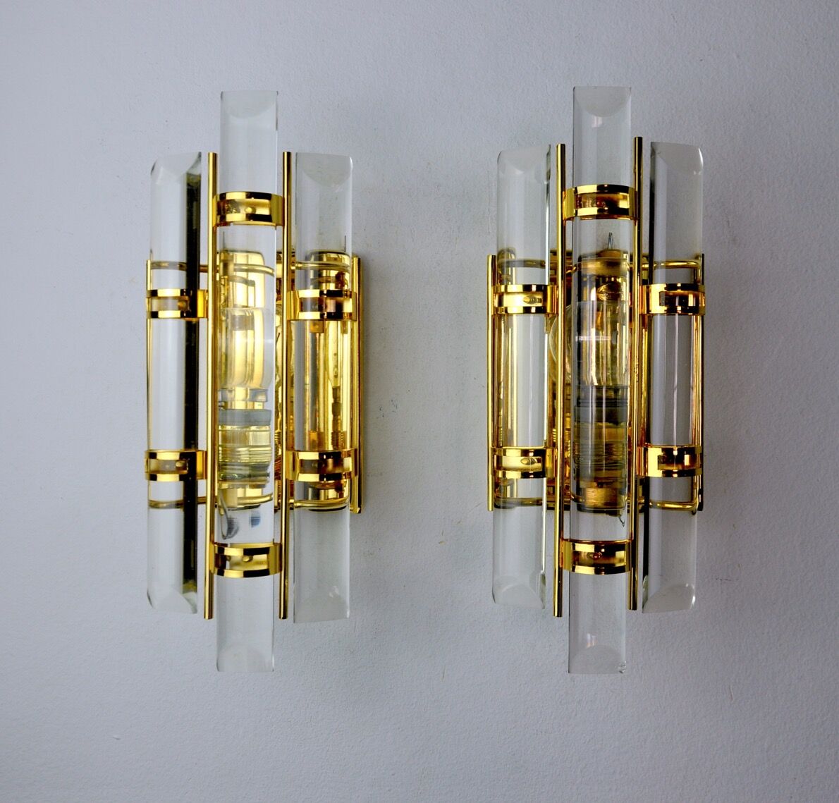Pair of Venini wall lamps, cut glass, Murano, Italy, 1970