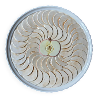 Pie dish on a stand, majolica, apple