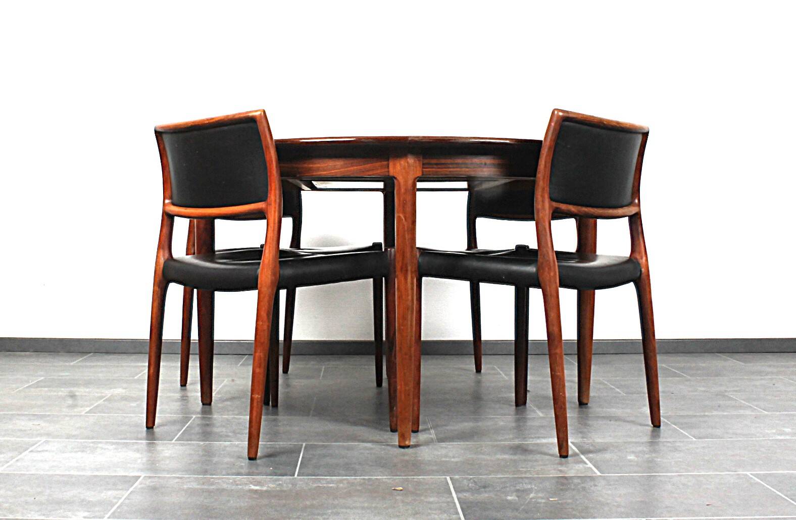 Table et chaises en palissandre Møller modèle 80 par Niels Otto (NO) Møller pour JL Møllers, années 1960, ensemble de 5.