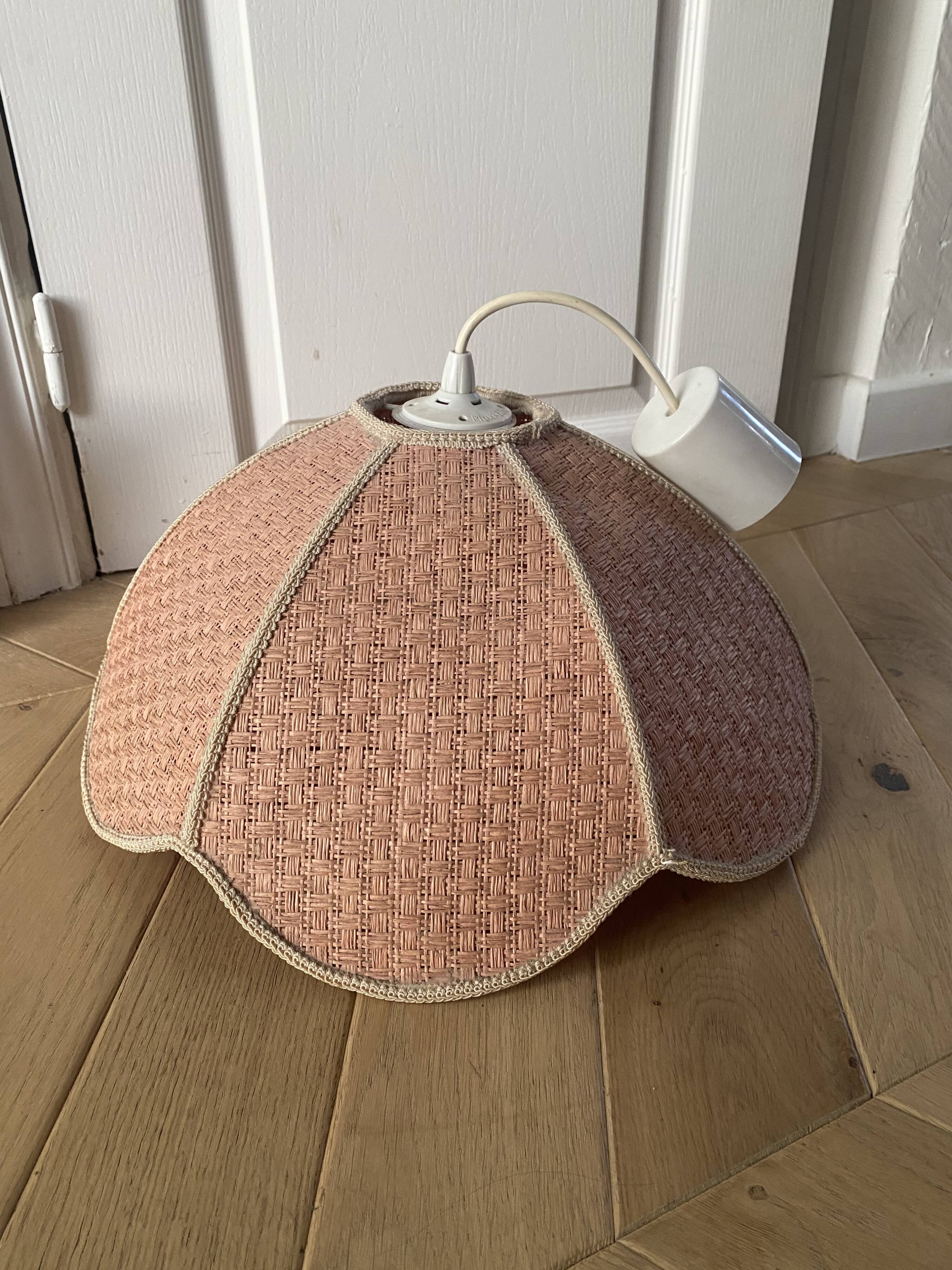 Flower suspension in pink canning