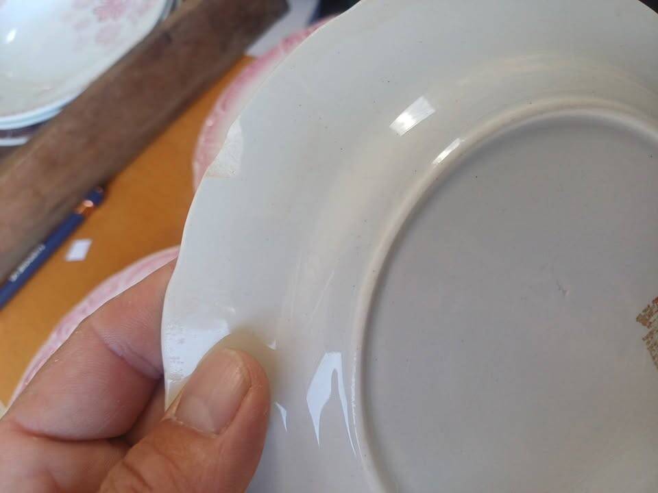 Lot of 5 antique opaque porcelain plates.