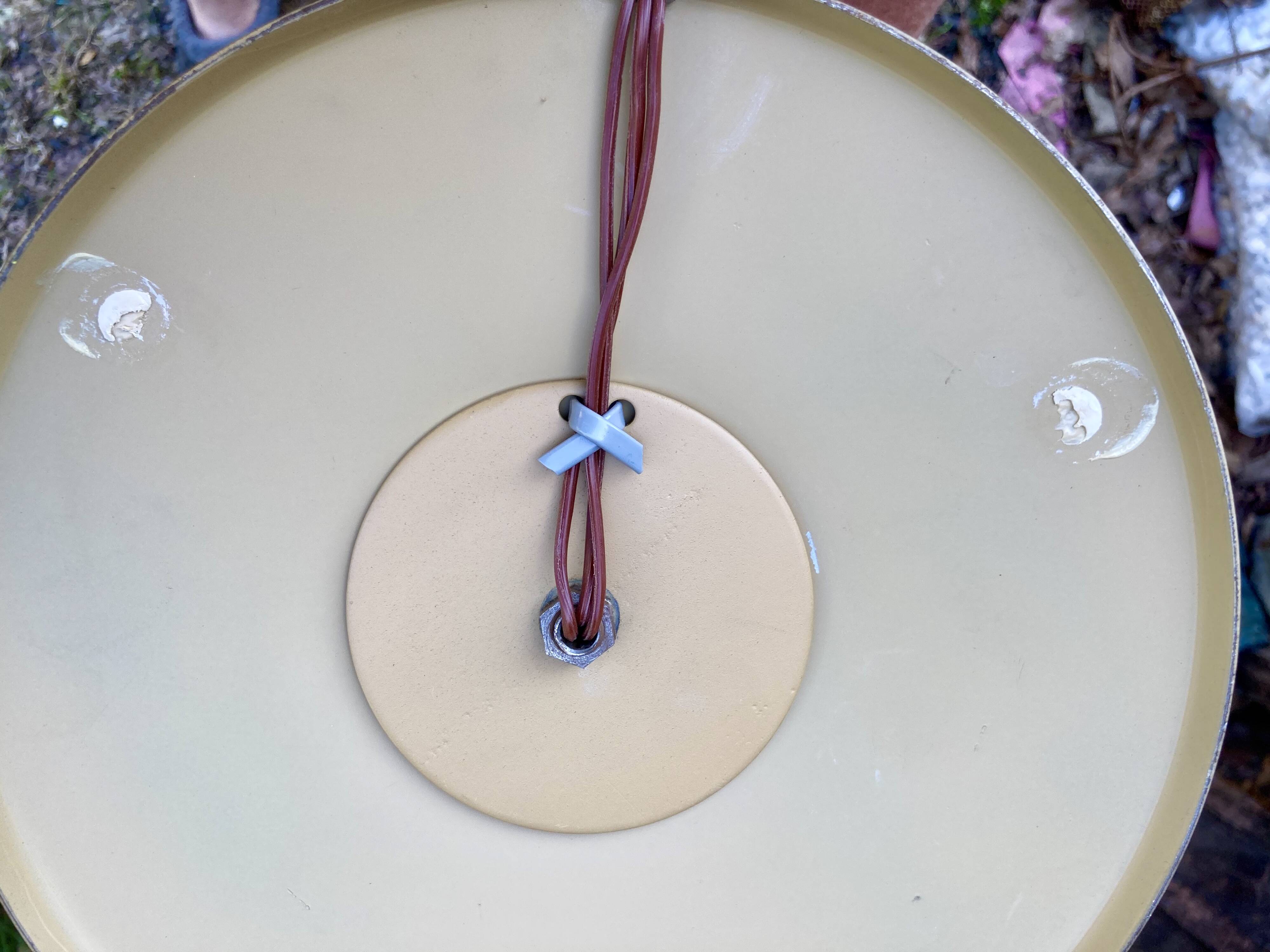 Lampe art déco mazda avec tulipe en opaline en très bon état