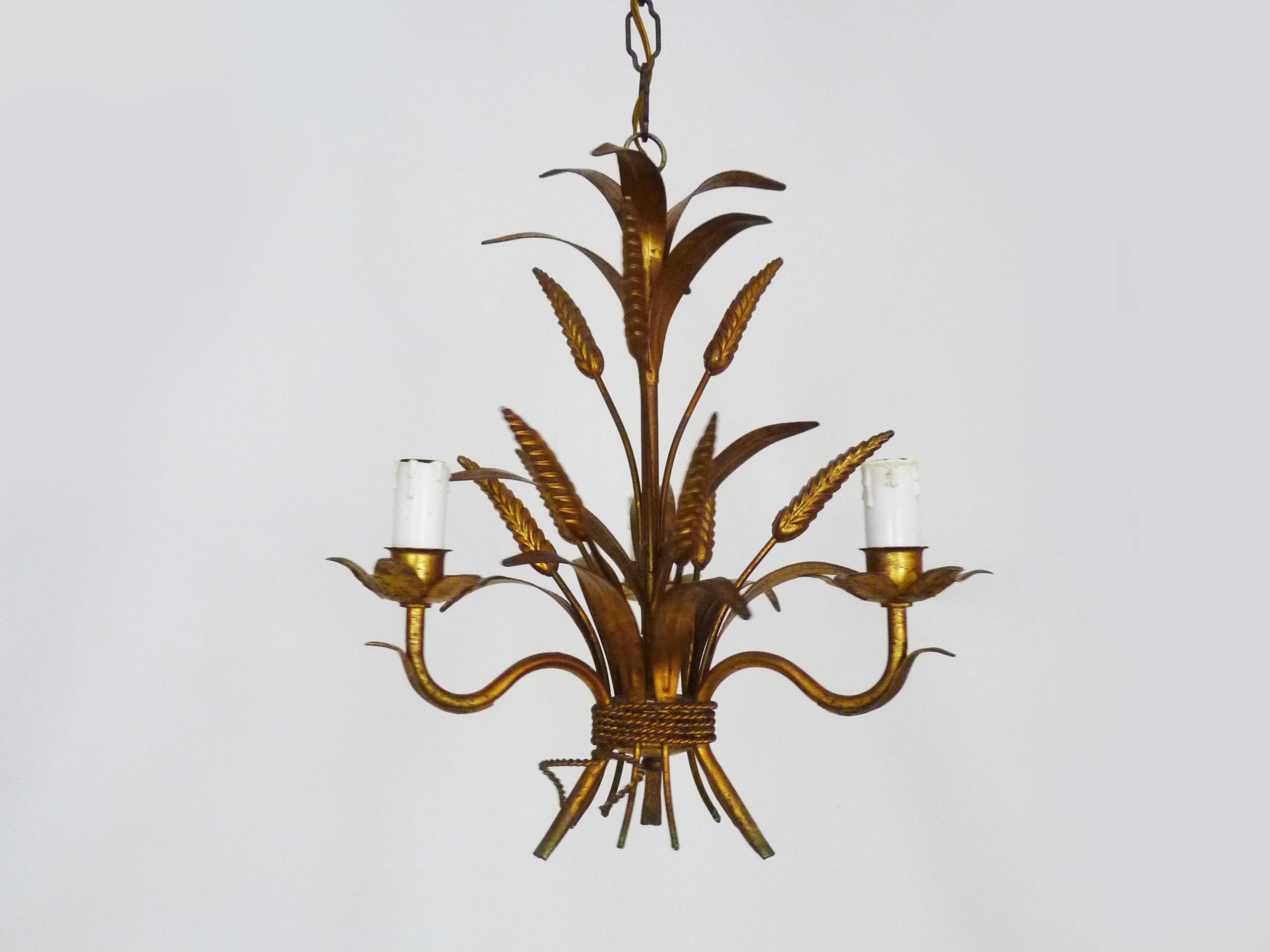 Vintage chandelier in aged gold metal, wheat ear chandelier, antique light fixture